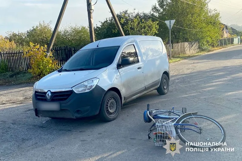 Внаслідок ДТП у Полтавському районі госпіталізували велосипедистку