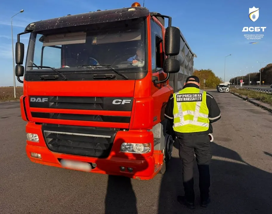 На Полтавщині виявили дві вантажівки, які порушили вагові норми