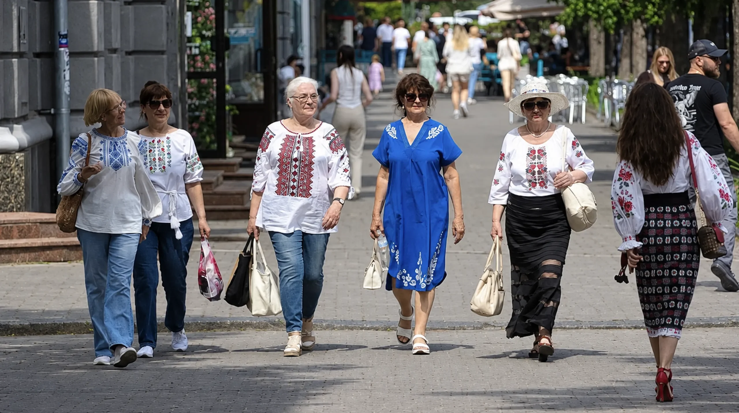 Гряниця, ловкий, пуцьвірінок – за якими діалектизмами можна впізнати людей із Полтавщини