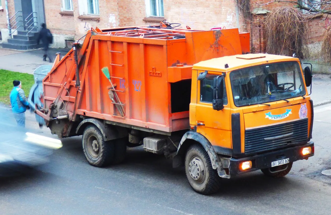 У Полтаві сміттєвоз збив пішохода
